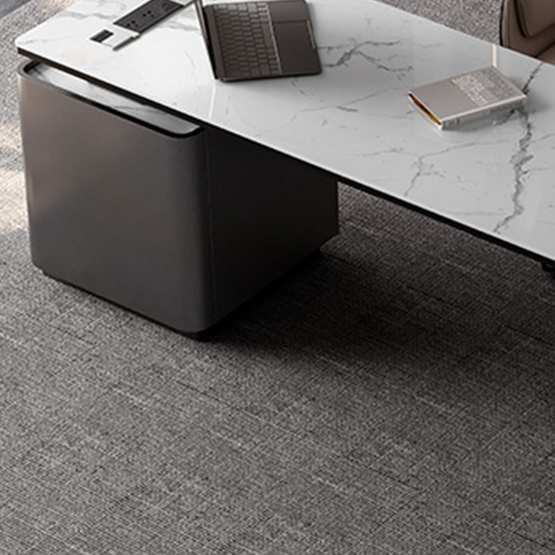 Bureau élégant et esthétique, H 29,52 po x l 55,11 po x P 27,55 po