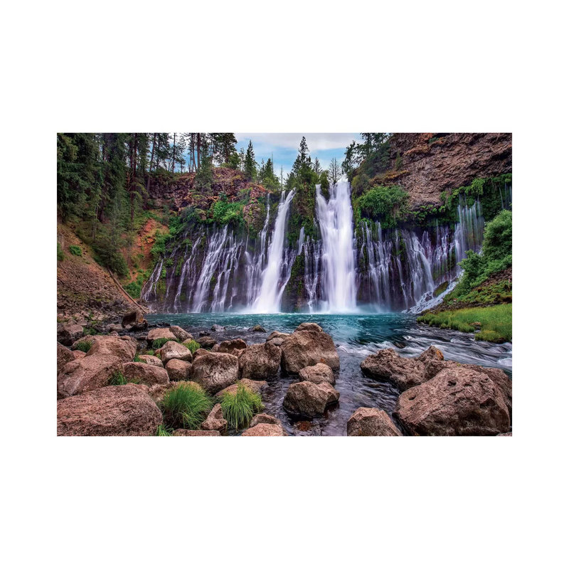 Chute d'eau I, parc commémoratif Mcarthur-Burney Falls, Californie - Giclée sur toile tendue avec châssis, H 18 po x l 26 po