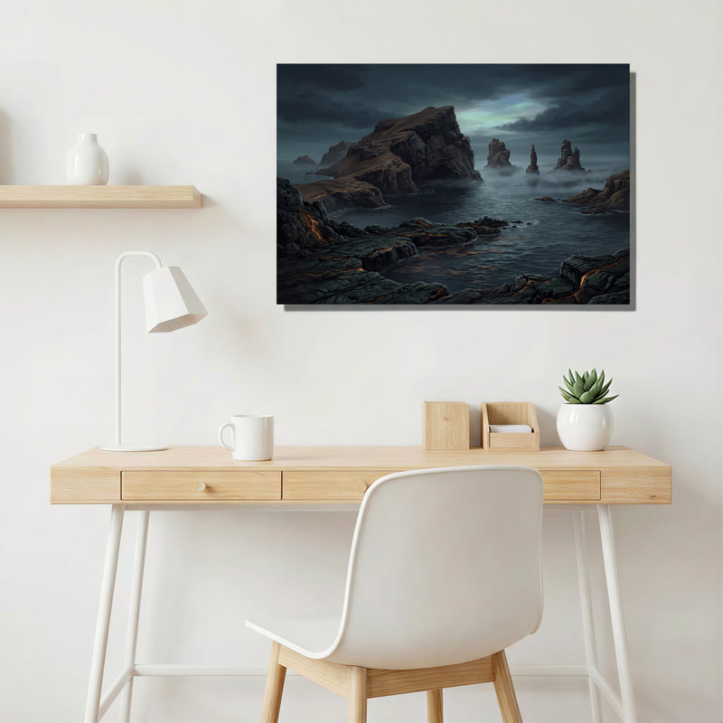 Tableau sur toile représentant des rochers sombres et déchiquetés aux fissures orange brillantes dans un océan brumeux