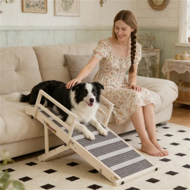 Rampe pour chien pliante à hauteur réglable en bois de pin avec garde-corps, surface antidérapante recouverte de tapis à 4 niveaux de support pour rampe de sécurité