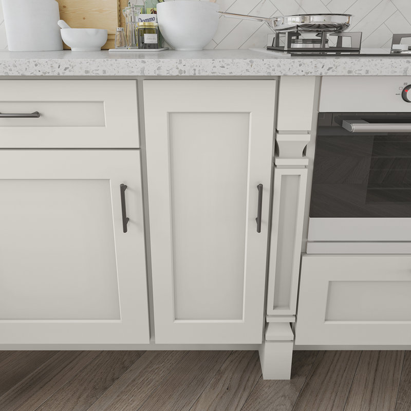 Armoire à épices Base, 6" W x 34.5" H x 24" D, Crème Shaker