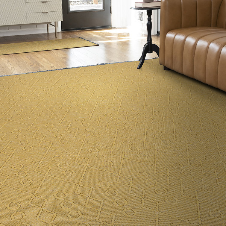 Brenly Geometric Machine Washable Non Skid Indoor Area Rug - Gold