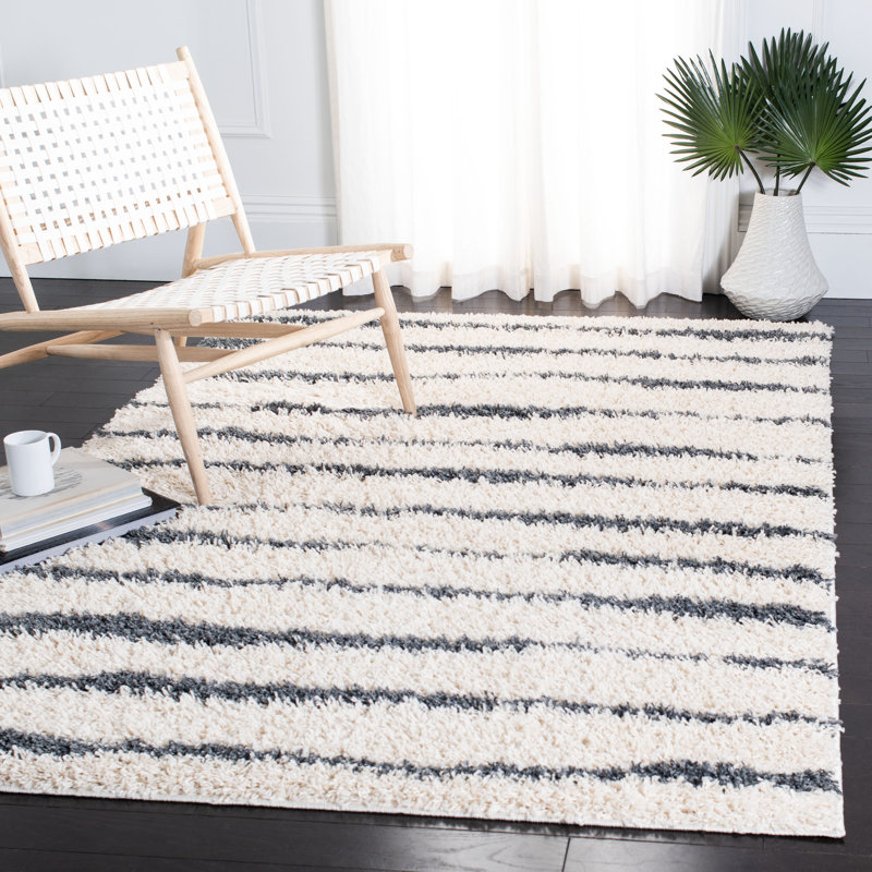 Tapis ivoire / gris foncé Siragan, Rectangle 4 pi x 6 pi