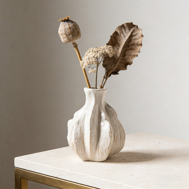 Vase décoratif en céramique blanche, joli petit vase à fleurs blanches pour la décoration intérieure, vases décoratifs en céramique de style bohème d'inspiration nordique moderne