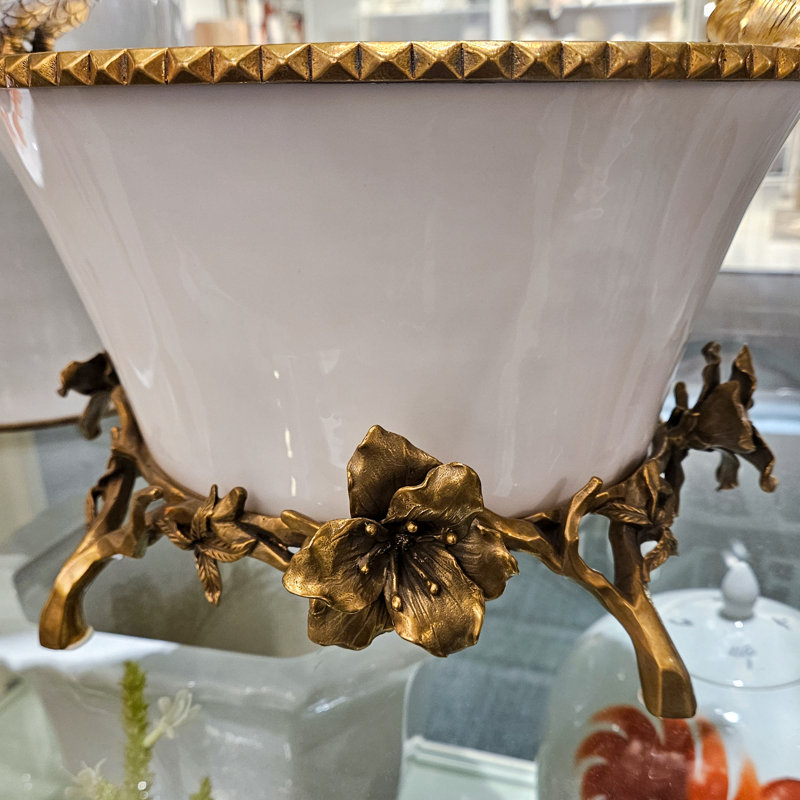 Porcelain Basin With Bronze Cockatoo