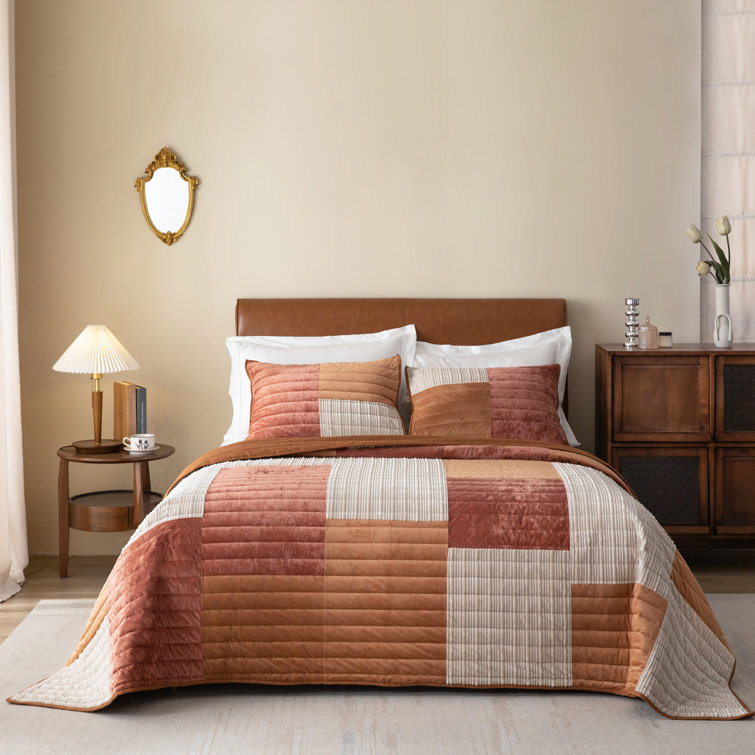 https://assets.wfcdn.com/im/76609550/resize-h755-w755%5Ecompr-r85/2492/249285393/Azell+Velvet+%26+Flannel+Quilt+Set.jpg