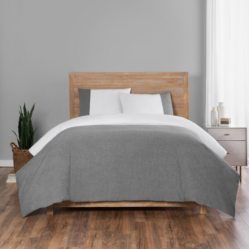 Vue Signature Kinsley 3 Piece Duvet Set, King – Black, Black, King Duvet + 2 Shams