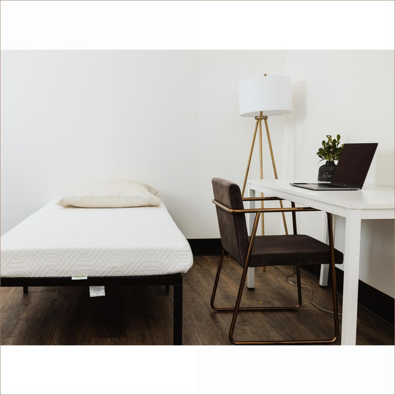 Très grande base de lit plateforme en acier noir, pouvant supporter jusqu'à 2 000 lb, aucun sommier nécessaire pour la chambre principale