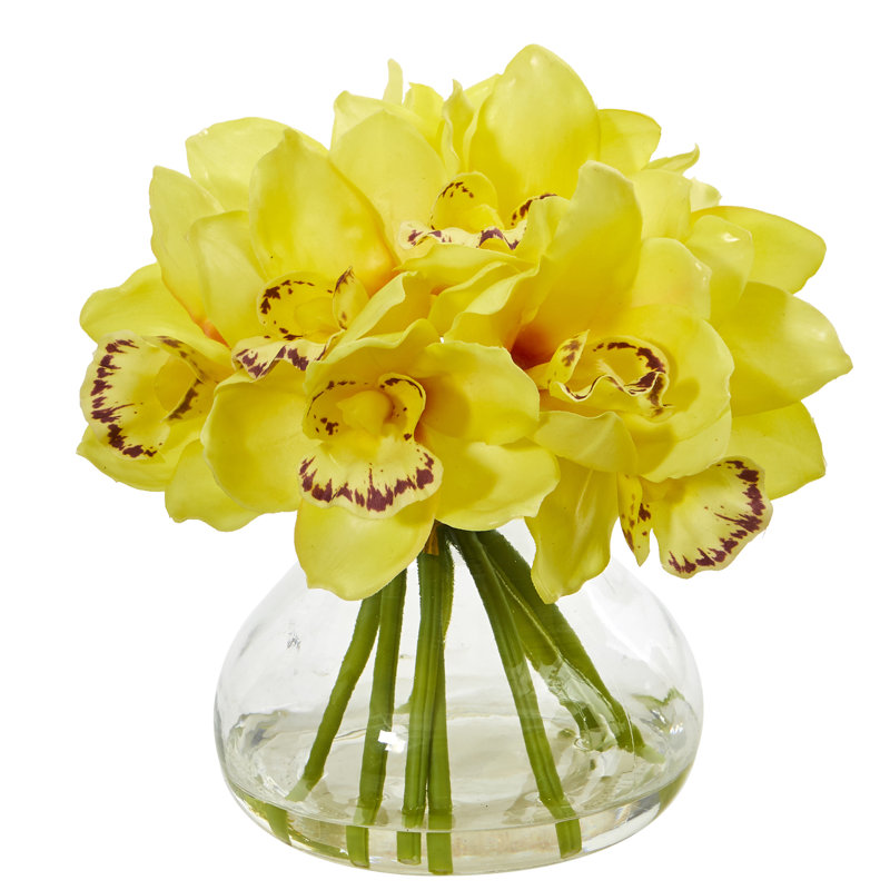 Arrangement floral d'orchidées cymbidium dans un vase, Jaune
