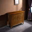 Armoire d'appoint élégante en bois massif.-105844186