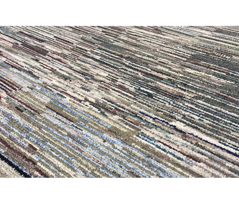Hand-Knotted High-Quality Gray Area Rug