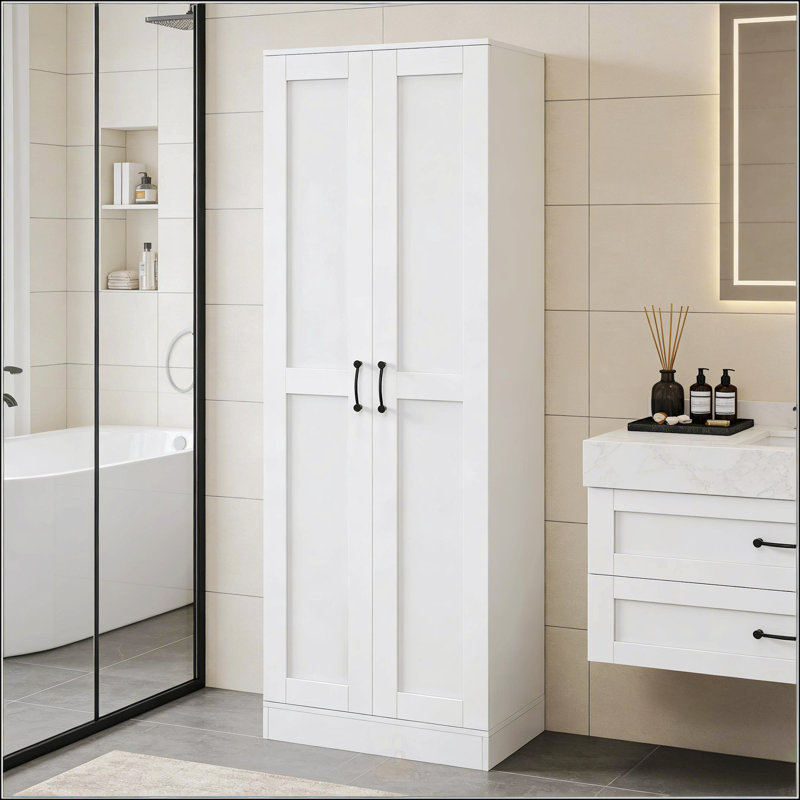 Armoire de cuisine autoportante polyvalente avec tablettes réglables et portes à fermeture douce pour le rangement familial