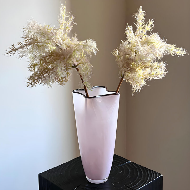 Ornements de fleurs simulées