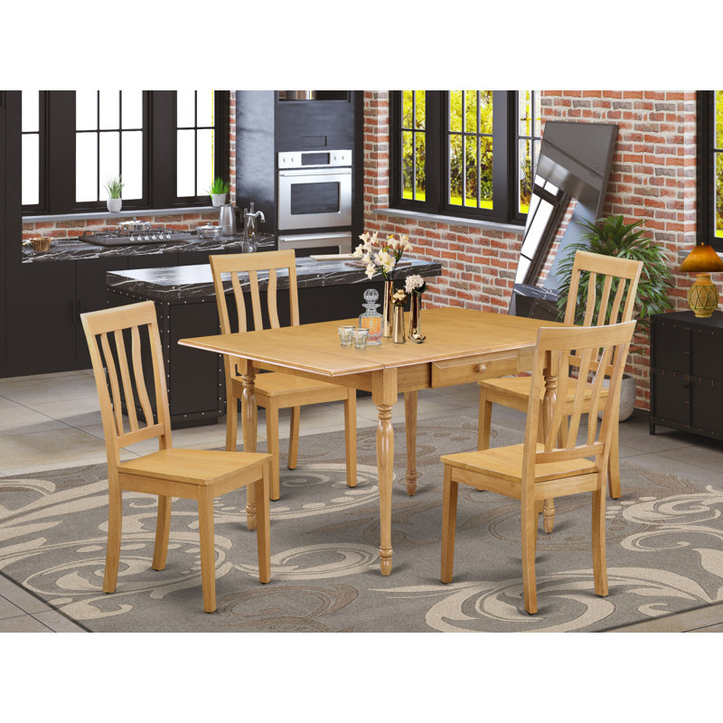 Ensemble de salle à manger Boxborough, Chêne, Chêne, 5 pièces : 1 table, 4 chaises