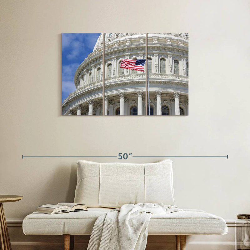 Lilie Capitol Building Flag, 24" H x 38" W