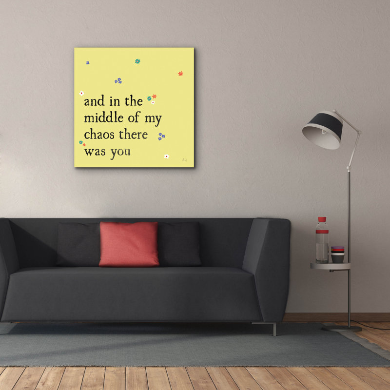 «Simple Romance 1 Colorful» par Laura Marshall, art mural sur toile, H 37 po x l 37 po x P 1,5 po