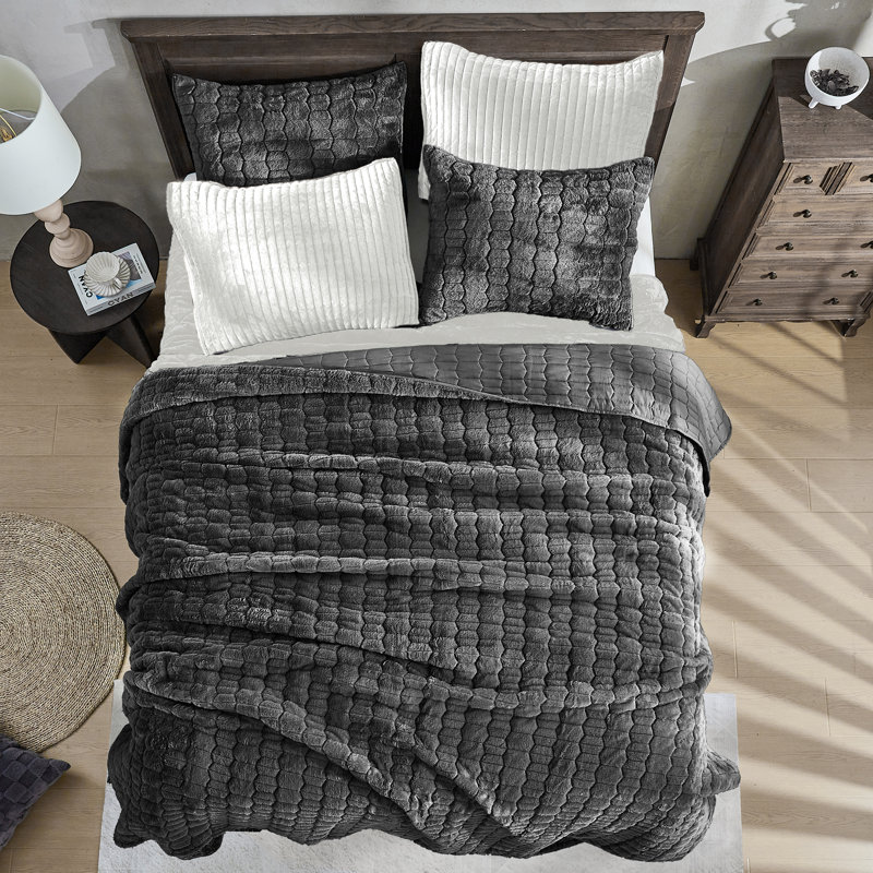 Faux Fur Geometric Quilt Set, Full/Queen Quilt + 2 Standard Shams, Gray