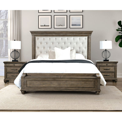 Baillons 3-Piece Bedroom Set (1 Bed + 2 Nightstand)