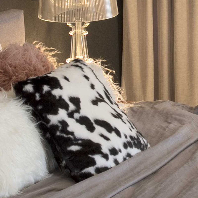 Housse et insert de coussin décoratif en fausse fourrure Belton, Chocolat blanc Brownsville