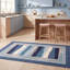 Tapis Juniper moderne à rayures effet pinceau, bleu marine, turquoise, gris, crème et rose, lavable à la machine, antidérapant, à poils courts, pour l'intérieur et l'extérieur, adapté aux animaux domestiques, idéal pour le salon, la chambre, la salle à manger, l'entrée, le couloir ou le bureau.-1324417208