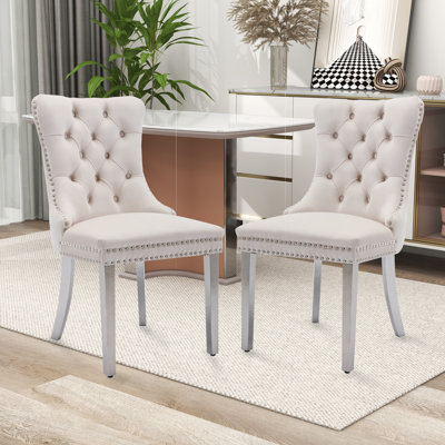 Chaise rembourrée capitonnée