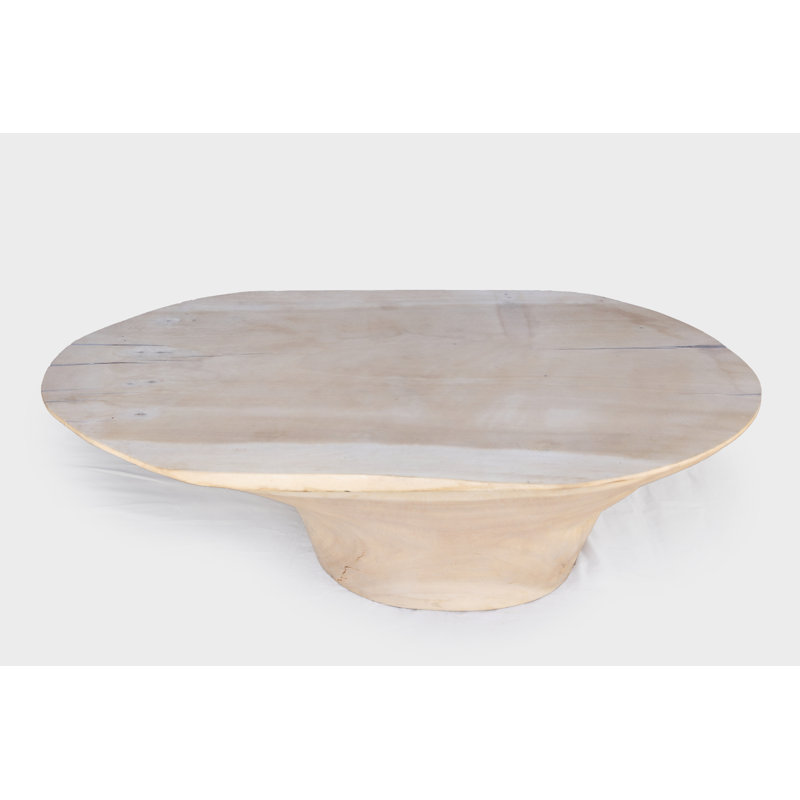 Table basse en bois massif