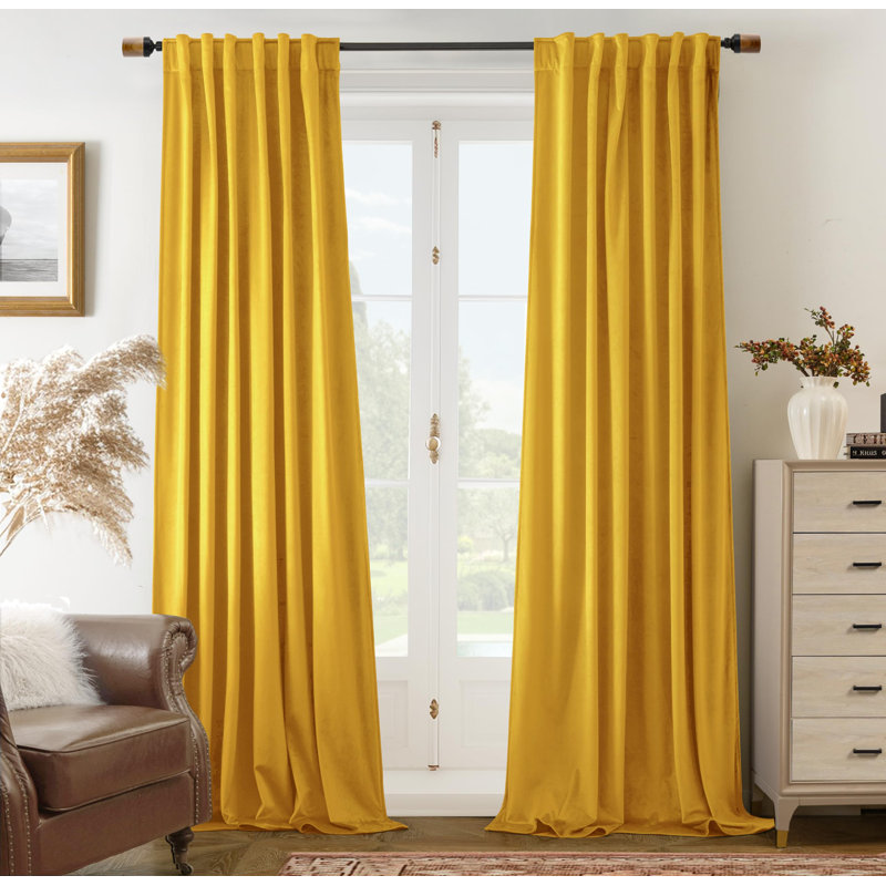 Ensemble de rideaux en velours 2 panneaux Dessy, L 52 po x L 96 po, Jaune