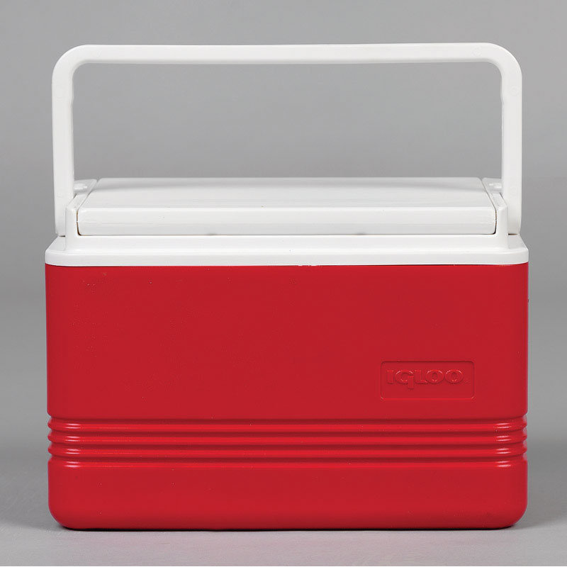 Igloo 9 Quarts Handheld Cooler in Red