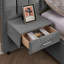 Très grande base de lit tapissier avec tissu en velours-133435168