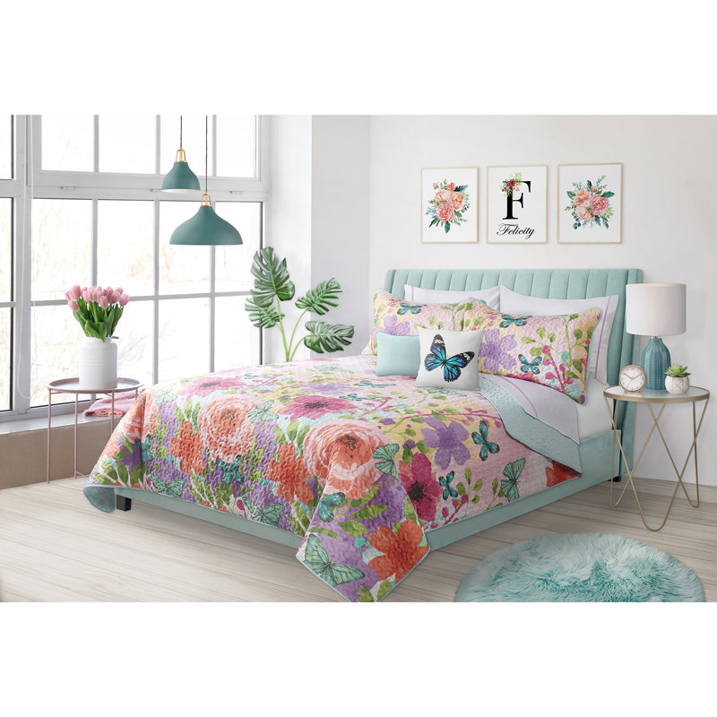 Floral Quilt, Queen Quilt + 2 Shams