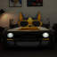 Lit de voiture Cool - voiture de course noire et jaune avec motif de chien élégant