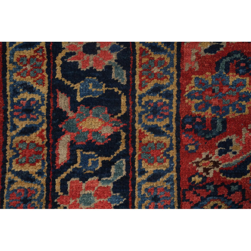 Tapis de couloir traditionnel antique