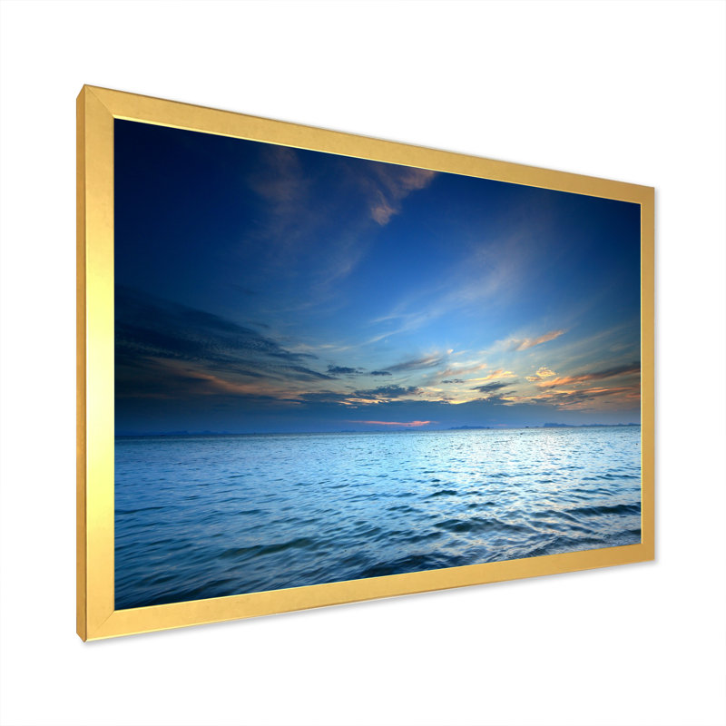 «Dramatic Tropical Sunset Sky II», peinture sur toile, H 24 po x l 36 po x P 1 po, Cadre doré à coins fermés