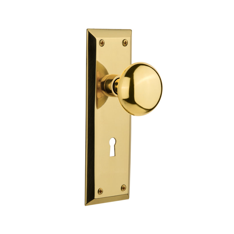 New York Plate with Decorative Keyhole and New York Door Knob, Polished Brass, 2-3/8”