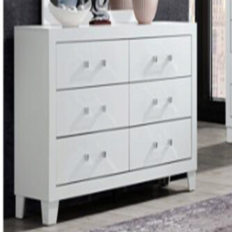 Commode blanche, Blanc