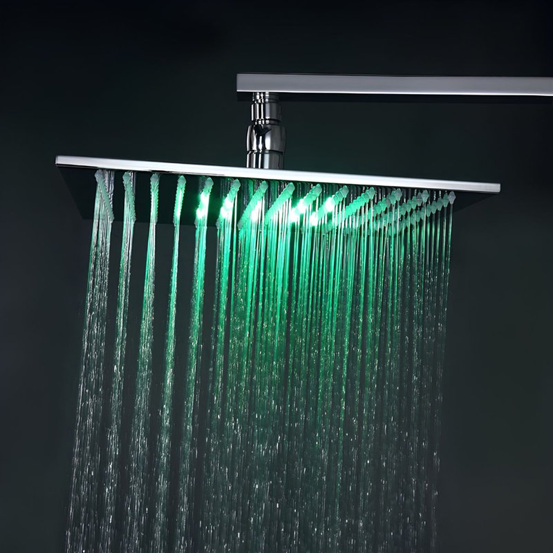 Ensemble de douche Bravat pour salle de bain, 40 cm (16 po), avec DEL, 1 jet de massage et mitigeur Bravat à fixation au plafond.