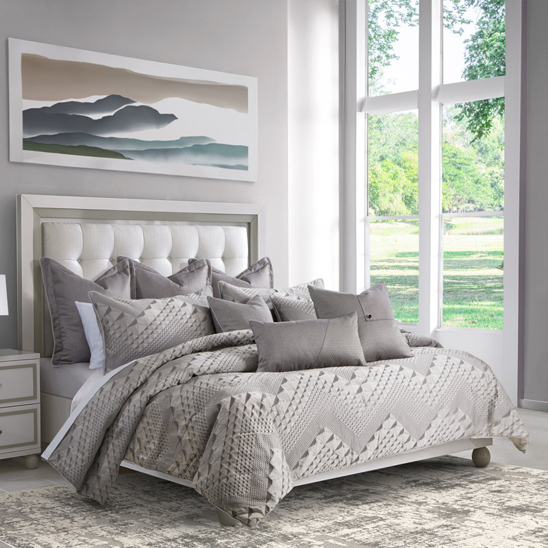 Peak View Comforter, Queen Comforter + 4 Shams + 4 Throw Pillows