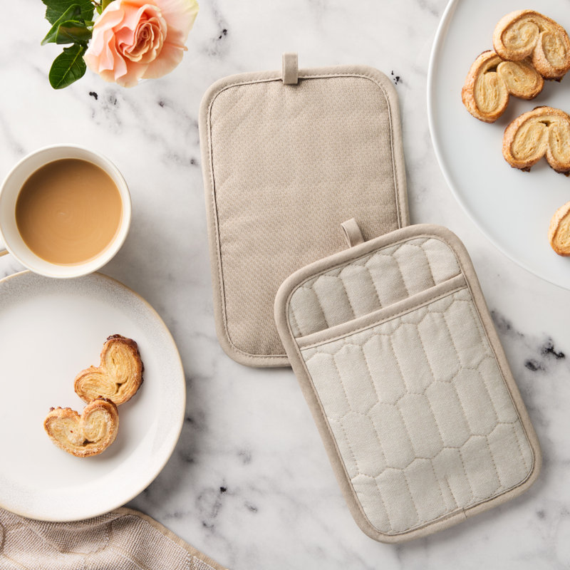 Ensemble de 2 porte-casseroles matelassés en chambray matelassé MARTHA STEWART 7 po x 10 po, Naturel