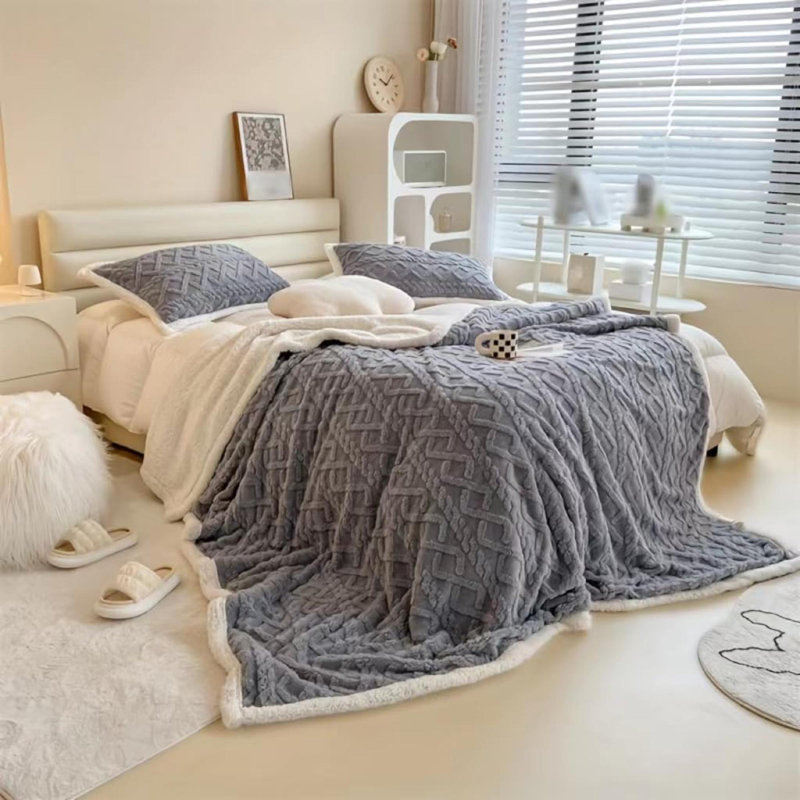 Machine Tufted Throw Blanket