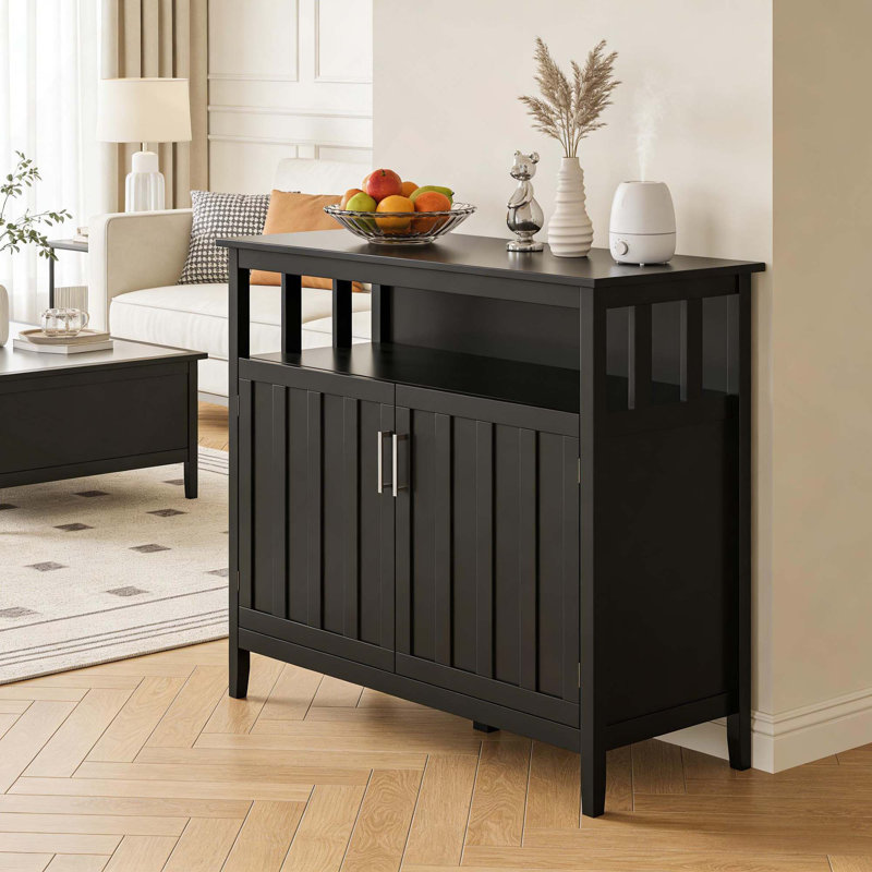 Armoire de rangement de couloir avec grand espace de rangement, tablettes réglables et fabrication robuste pour une utilisation polyvalente