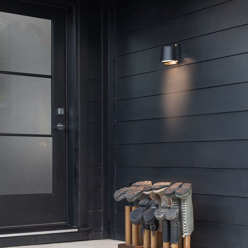 Annys 16.5cm H Outdoor Armed Sconce, Black