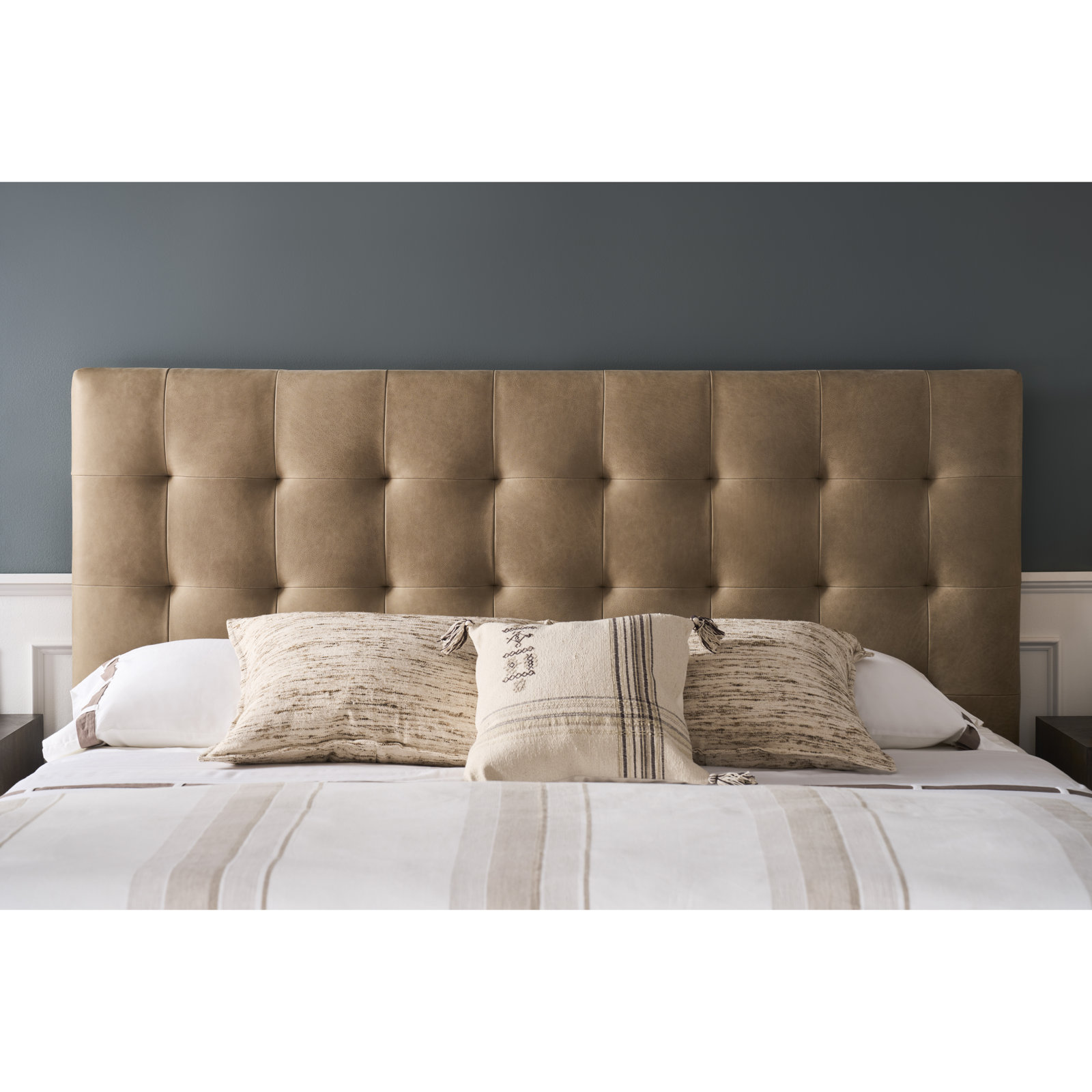 Saratoga Upholstered Bed, King