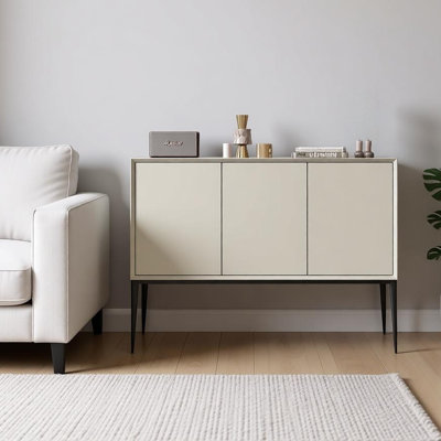 Armoire de salle à manger italienne minimaliste peinte