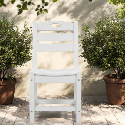 Chaises de patio durables en PEHD, conception compacte, finition blanche polyvalente