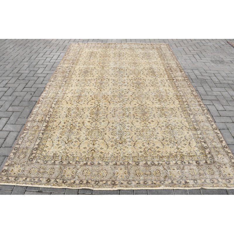 Grand tapis turc beige fait à la main avec un motif kurde traditionnel, idéal pour les tapis de salon