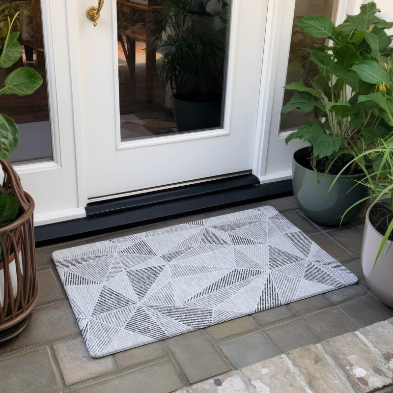 Itzayana Geometric Indoor / Outdoor Rug, Rectangle 1'8" x 2'6"
