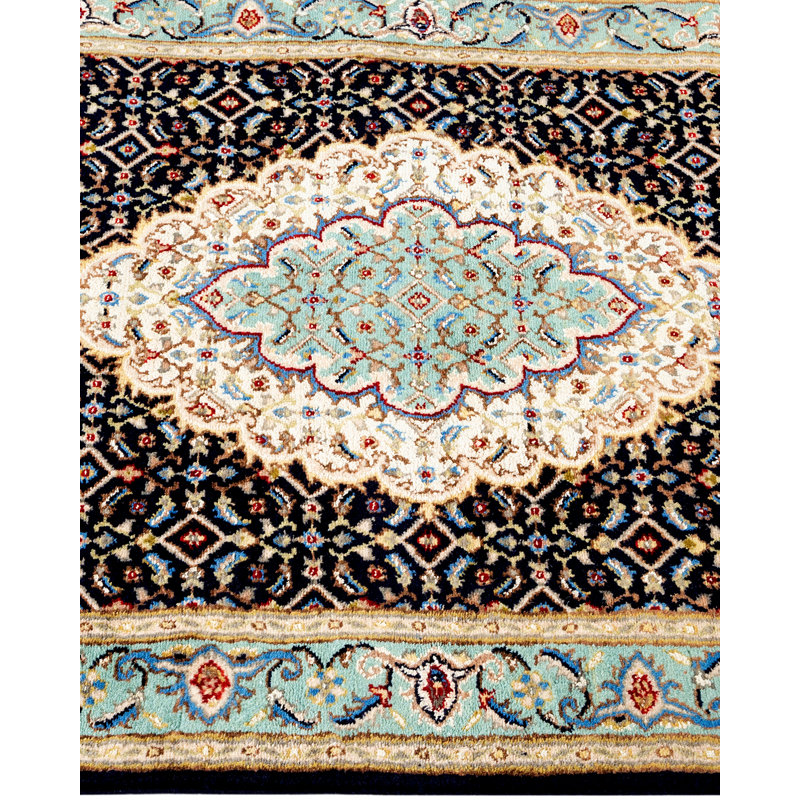 Classic One-of-a-Kind 2' 7" X 8' 4" Hand Knotted Area Rug