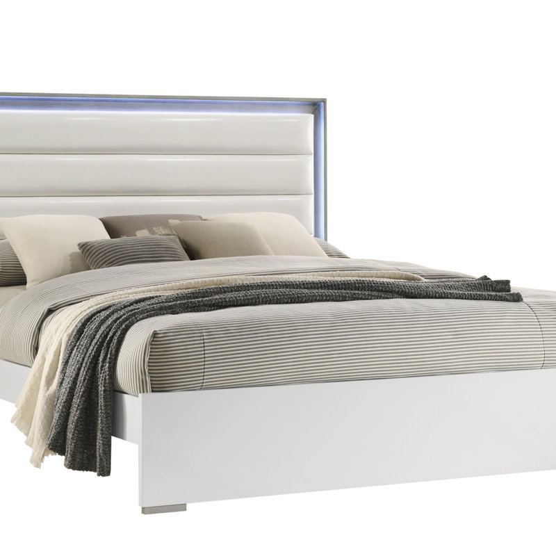 Grand lit de style contemporain Olivia avec tête de lit à DEL et bois (lit)