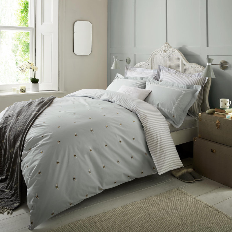 Bees 200 TC Percale Duvet Cover Set, Single Duvet Cover + 1 Standard Pillowcase