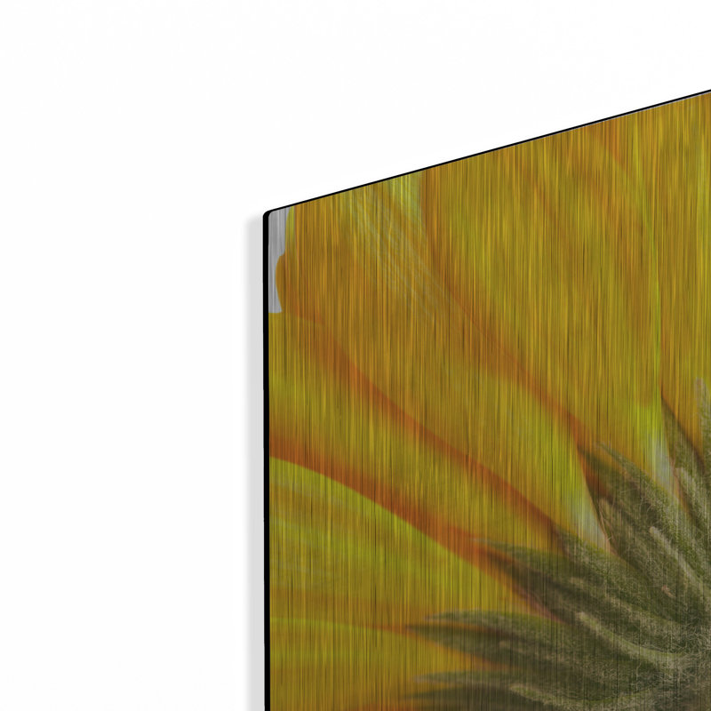 "Revers de fleur jaune" par Tom Quartermaine, H 16 po x l 12 po